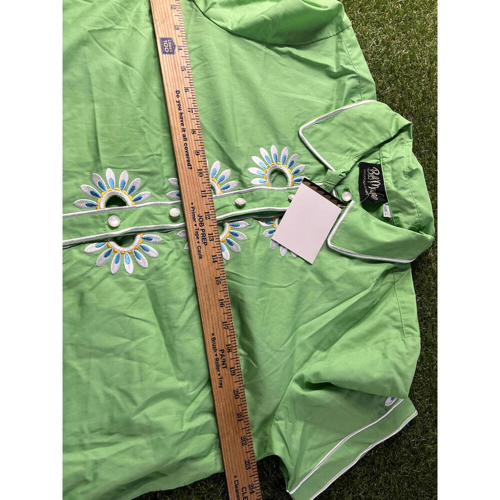 Bob Mackie ARt 2 Wear Green Short Sleeve Button-Up Shirt with Daisy Embroidery - Picture 2 of 13